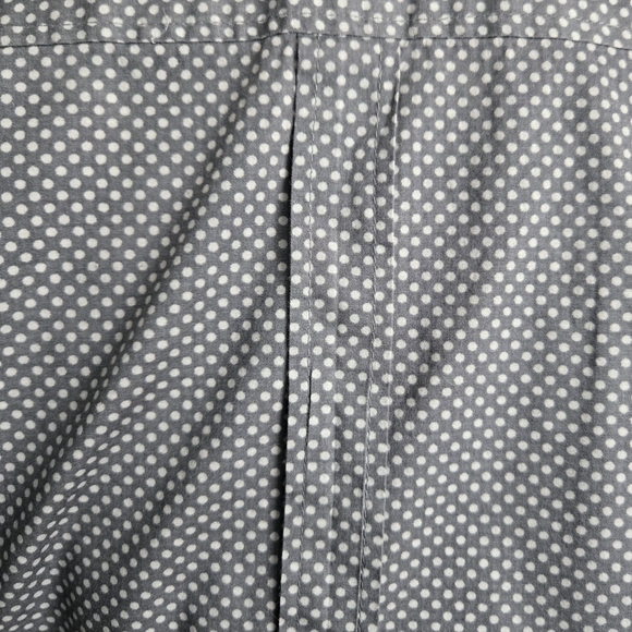 Women's Gray Button-Up Blouse - Picture 4 of 9